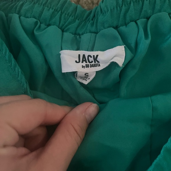 Green flowy shorts - Picture 2 of 2